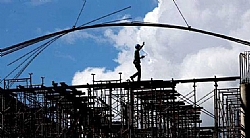 İNşAAT SEKTÖRÜNDE İSTİHDAM AZALDI